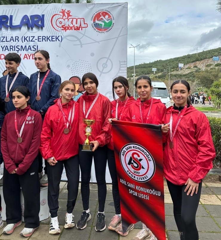 Adil Sani Konukoğlu Spor Lisesi Sporcularından Üç Türkiye Şampiyonluğu