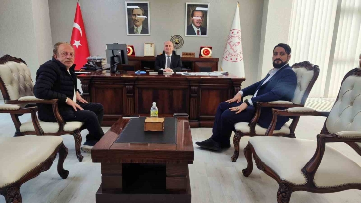 Sultan Şeyhmuz Ez-zuli Derneğinden Eğitime Ve Sağlığa Destek Ziyareti