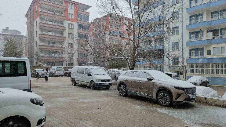 Malatya’da Kar Yağışı Etkisini Artırdı