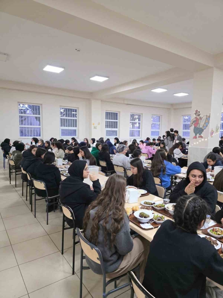 Kaymakam Algın, Öğrencilerle İftar Programına Katıldı