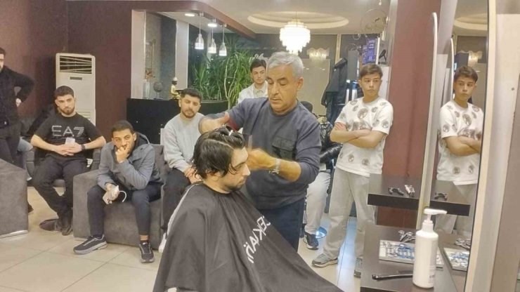 Diyarbakır’da Erkek Berberlerine Eğitim