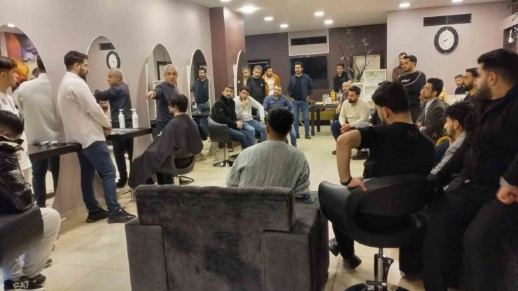 Diyarbakır’da Erkek Berberlerine Eğitim
