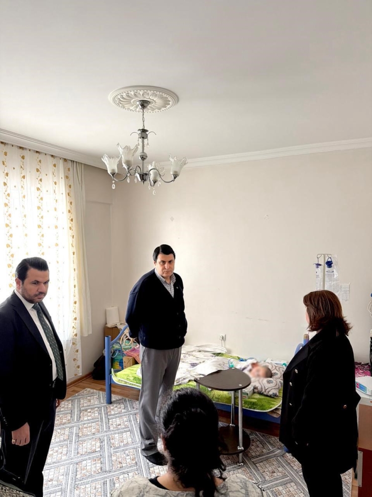 Yılmaz’dan Çocuklara Moral Ziyareti