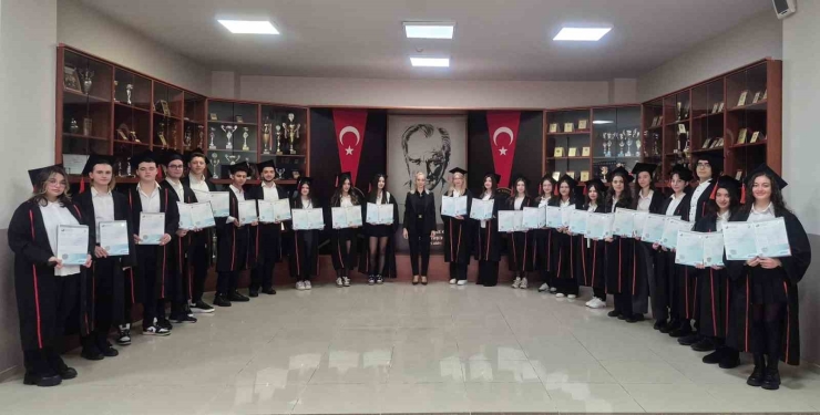 Gkv Cemil Alevli Anadolu Lisesi Öğrencilerinden Küresel Yolculuğa Güçlü Bir Adım