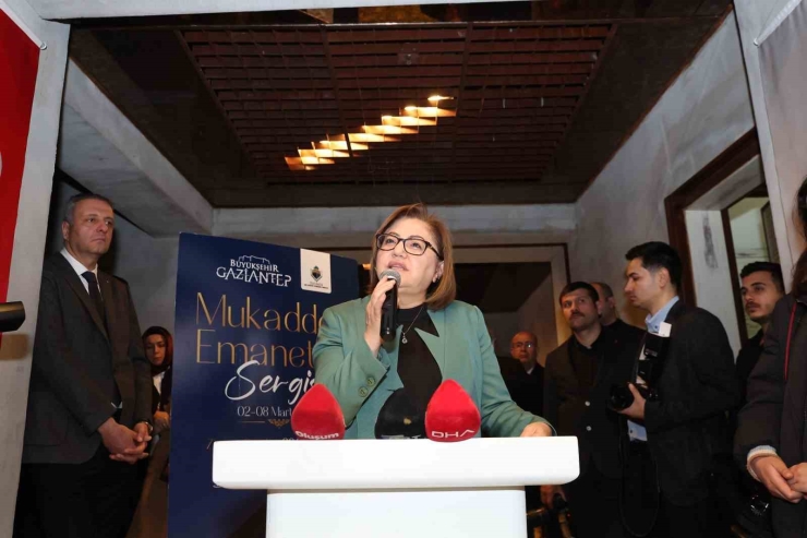 Gaziantep Büyükşehir Ev Sahipliğinde Mukaddes Emanetler Sergisi Vatandaşlarla Buluştu