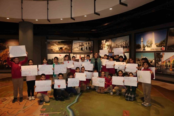 Gazi Şehirde İyilik Çocuklarla Yayılıyor