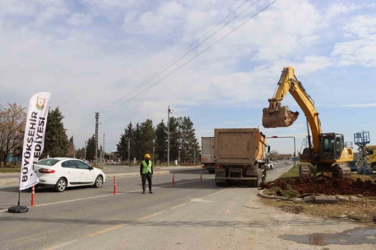 Evren Sanayi Sitesinde İki Adet Katlı Köprülü Kavşak İnşaatı Başladı