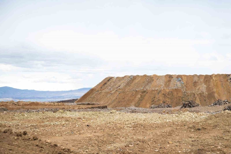 Başkan Er, Fransız Heyetle Malatya’da Kurulacak Ayrıştırma Tesisi Alanını İnceledi