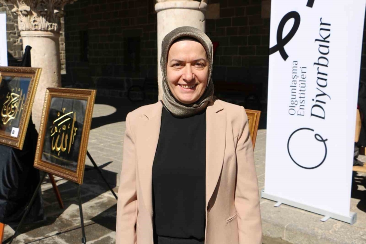 Diyarbakır’da Esma-ül Hüsna Maraş İşlemeleri Ulu Cami’de Sergilendi