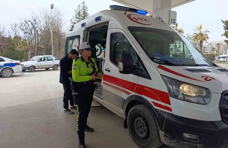 Yakıt Almak İsteyen İki Motosiklet Çarpıştı: 1 Yaralı