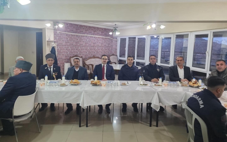 Sincik’te Şehit Aileleri Ve Gaziler Onuruna İftar Programı Düzenlendi