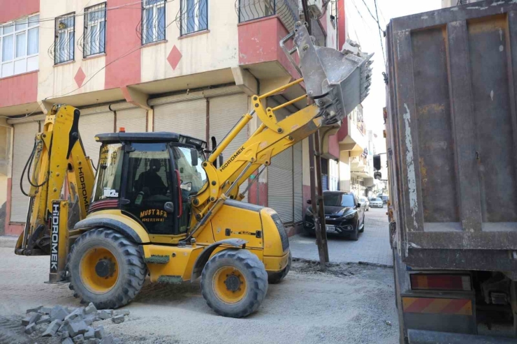 Eyyübiye’de Yol Ve Parklar Yenileniyor