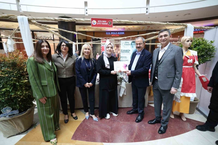 Evde Üreten Kadınlar Ekonomiye Değer Katıyor