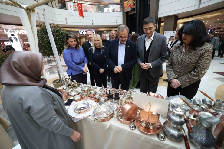 Evde Üreten Kadınlar Ekonomiye Değer Katıyor