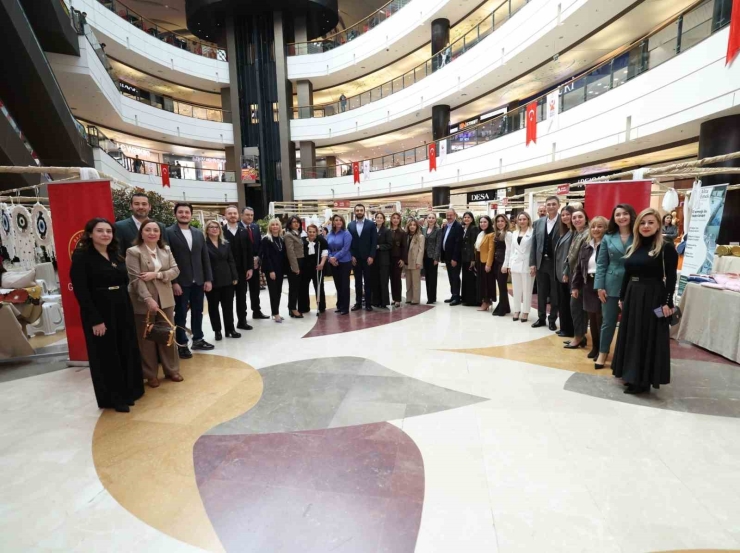 Evde Üreten Kadınlar Ekonomiye Değer Katıyor