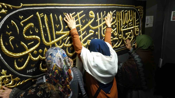 Gaziantep’te ’mukaddes Emanetler Sergisi’ne Yoğun İlgi: Uzun Kuyruklar Oluştu