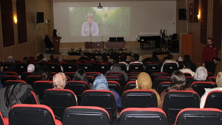İnönü Üniversitesi’nde "ilham Veren Deneyimler: İlmek İlmek Kadın" Konferansı