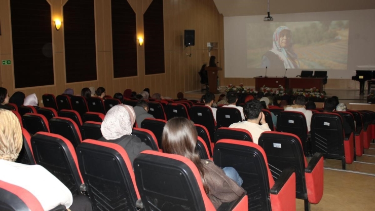 İnönü Üniversitesi’nde "ilham Veren Deneyimler: İlmek İlmek Kadın" Konferansı