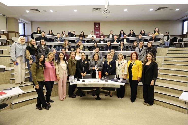 Hkü’de "4. İlham Veren Kadınlar Buluşması" Gerçekleştirildi