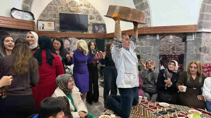 Siverek’te 8 Mart Dünya Kadınlar Günü, Etkinlikle Kutlandı