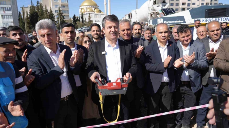 Karapınar Mahallesi’nde Atatürk Parkı’nın Temeli Atıldı