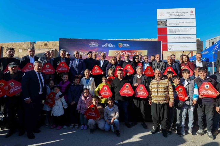 Gaziantep Büyükşehir’in "reflektör Tak, Görünür Ol" Projesinde İlk Dağıtım Gerçekleştirildi