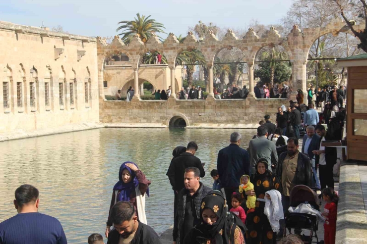 Ramazan Ayında Balıklıgöl’e Ziyaretçi Akını
