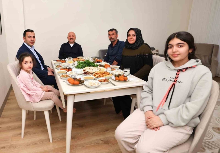 Gölbaşı’nda Gönül Sofrasında İftar