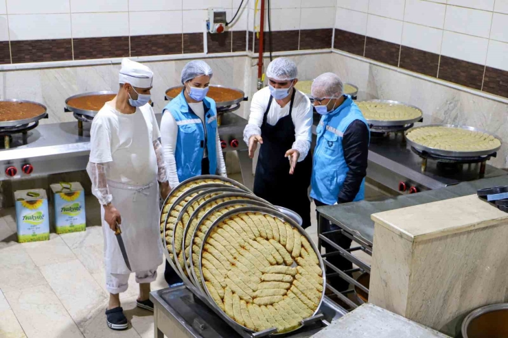 Bayram Öncesi Gıda Satışı Yapan İş Yerleri Denetlendi