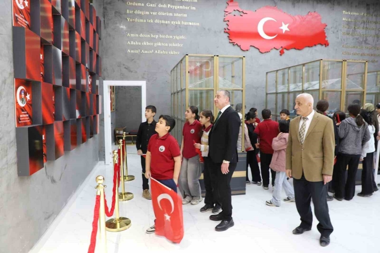 Adıyaman’da Şehitliklerin Bakım Ve Onarımı Yapıldı