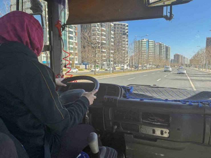 Diyarbakır’da 50 Kadın, Otobüs Şoförü Olabilmek İçin Eğitim Alıyor