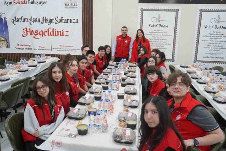Gaziantep Kolej Vakfı Öğrencileri, Gönül Sofrasında Buluştu