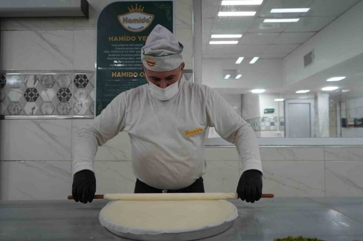 Bayram Öncesi Gaziantep’te Baklava Mesaisi