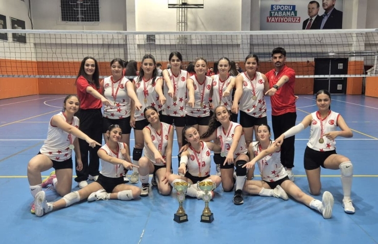 Tut Gençlik Spor Kulübü Kızları Voleybolda Çifte İl Şampiyonluğu Kazandı