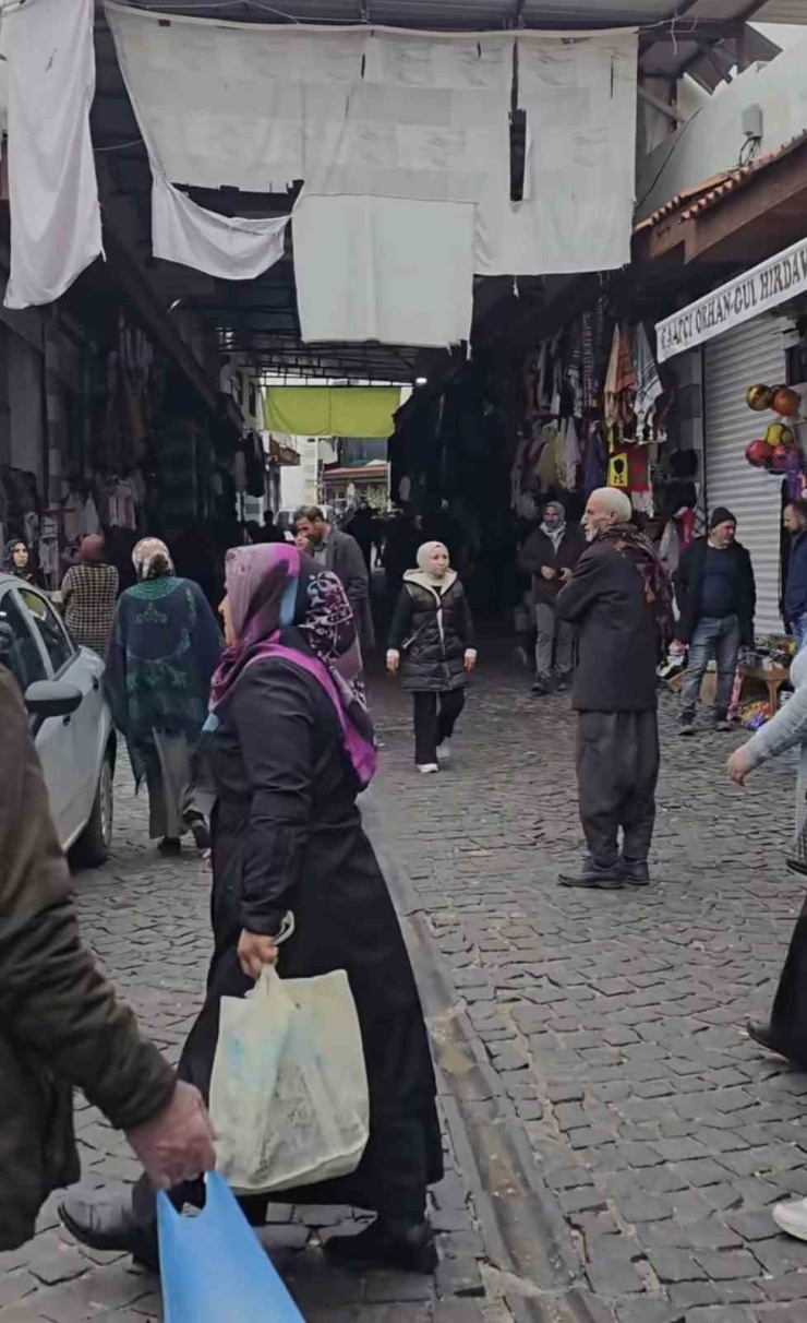 Çermik’te Bayram Alışverişi Telaşı