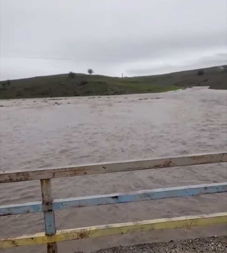 Çermik’te Yoğun Yağışlarla Birlikte Akarsu Debileri Yükseldi