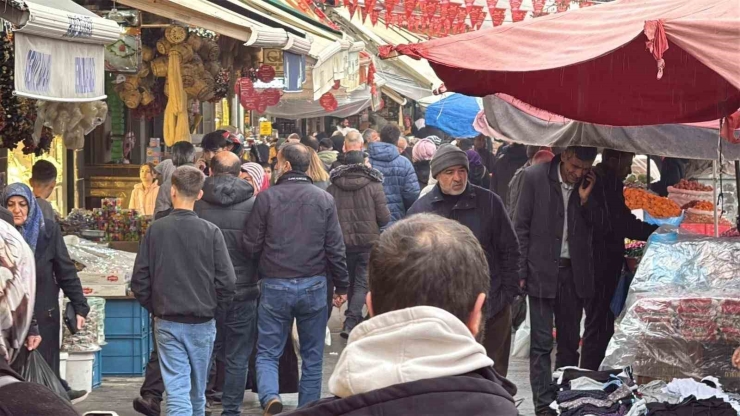 Sağanak Yağış, Bayram Öncesi Esnafa Yaramadı