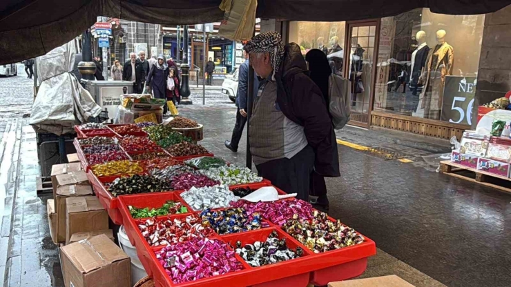 Sağanak Yağış, Bayram Öncesi Esnafa Yaramadı