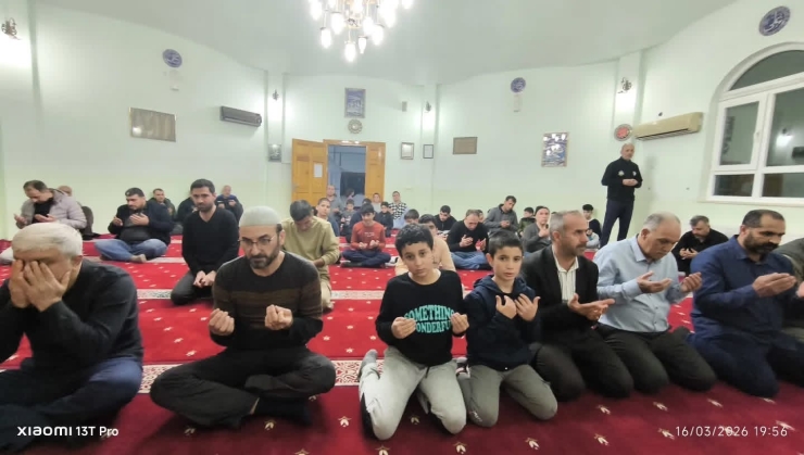 Çüngüş’te Kadir Gecesi Dualarla İdrak Edildi