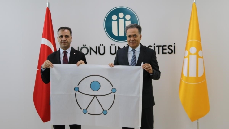 Malatya’da İnönü Üniversitesi Merkez Kütüphanesi’ne Erişilebilirlik Ödülü