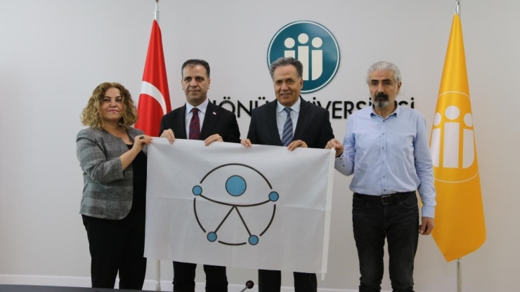 Malatya’da İnönü Üniversitesi Merkez Kütüphanesi’ne Erişilebilirlik Ödülü