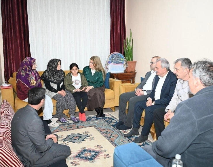 Milletvekili Ölmeztoprak Esnafla Buluştu, Hanelere Misafir Oldu