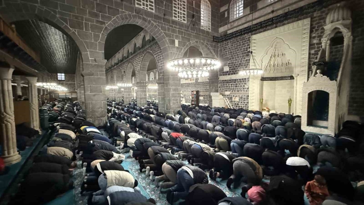 5. Harem-i Şerif’i De Bayram Namazı Kılındı