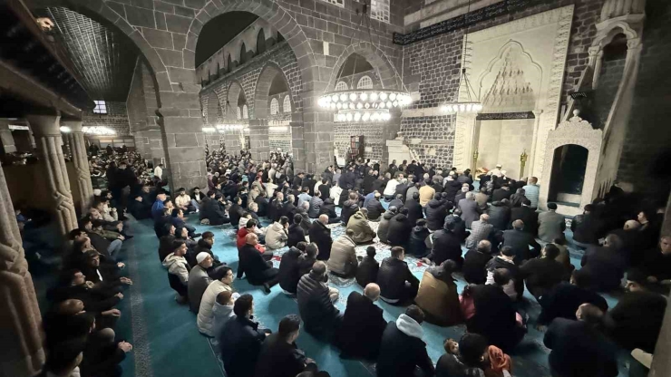 5. Harem-i Şerif’i De Bayram Namazı Kılındı