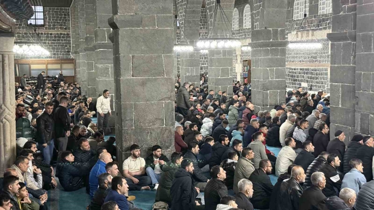 5. Harem-i Şerif’i De Bayram Namazı Kılındı