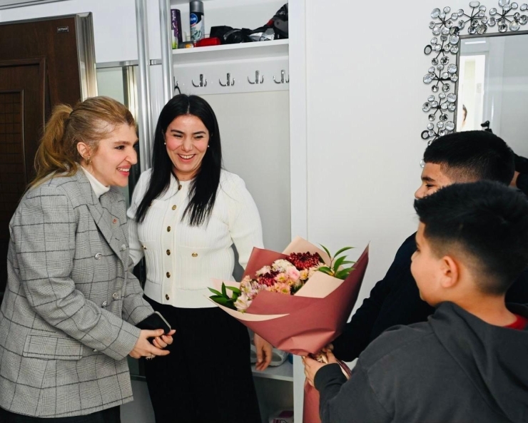 Milletvekili Ölmeztoprak Gönüllere Dokundu