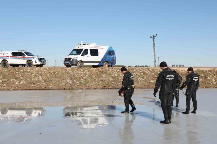 Diyarbakır’da Sak Timi Arama Faaliyetleri Esnasında Delil De Topluyor