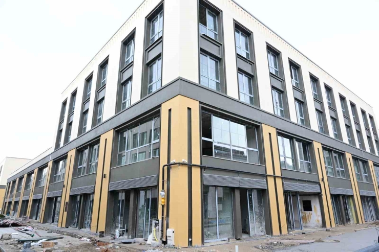 Başkan Taşkın, Akpınar Çarşı Merkezi’nde İncelemelerde Bulundu