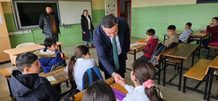 Dicle İlçe Milli Eğitim Müdürü Selçuk, Öğrenci Ve Öğretmenlerle Buluştu