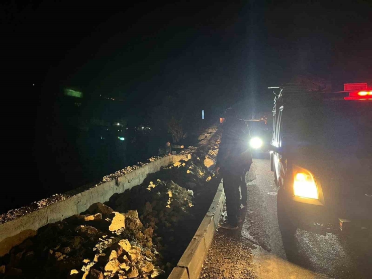 Köprüden Atlamak İsteyen Şahıs 4 Saat Sonra İkna Edilebildi